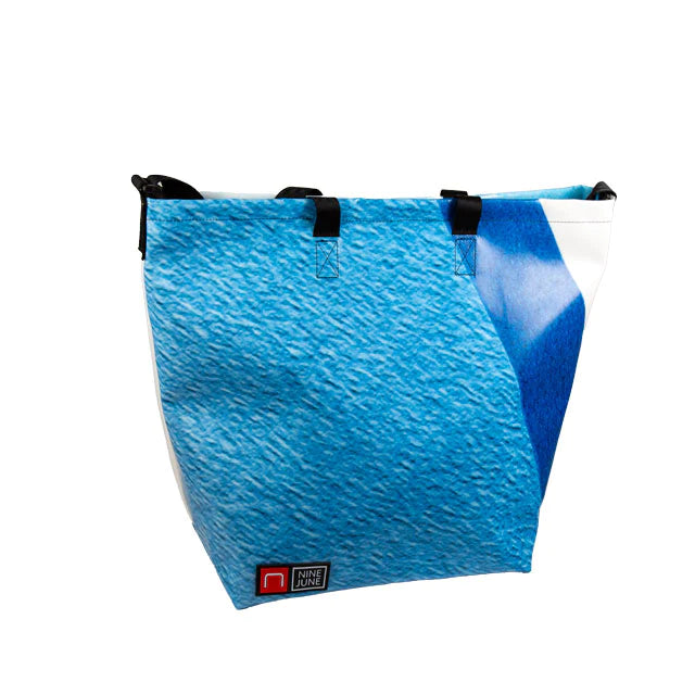 TOTE BAG «THE SHOPPER» EN BÂCHES DE CAMION RECYCLÉES