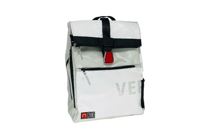 sac à dos nine june swiss made bâche de camion recyclée nomad 25 litres.swiss made, recycling, upcycling, tructarpaunlin, backpack, adventurer